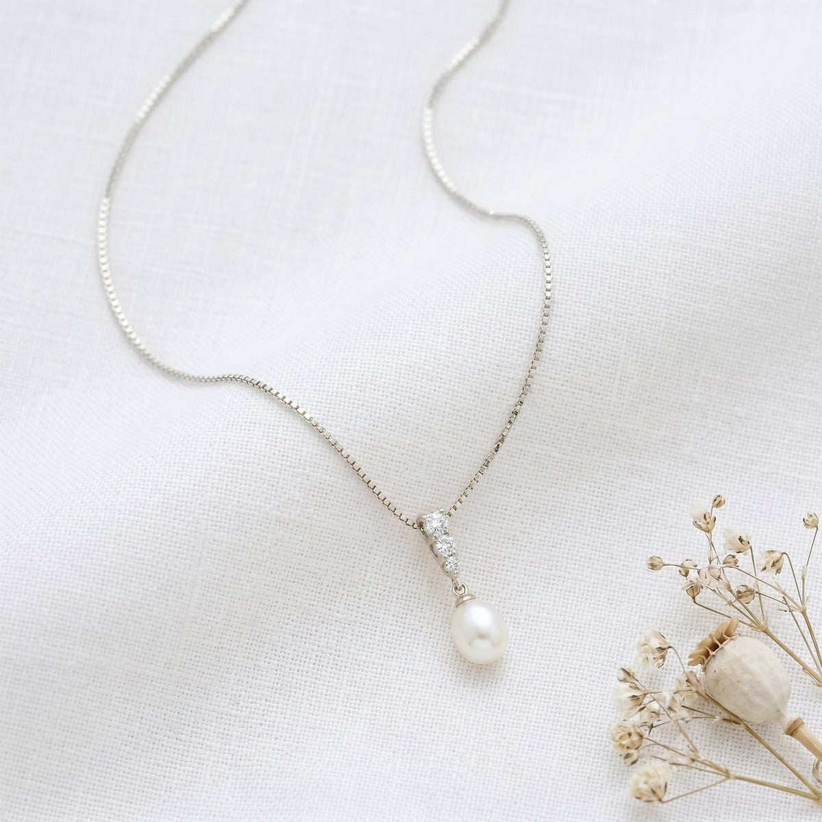 Freshwater Pearl Pendant Necklace in Sterling Silver